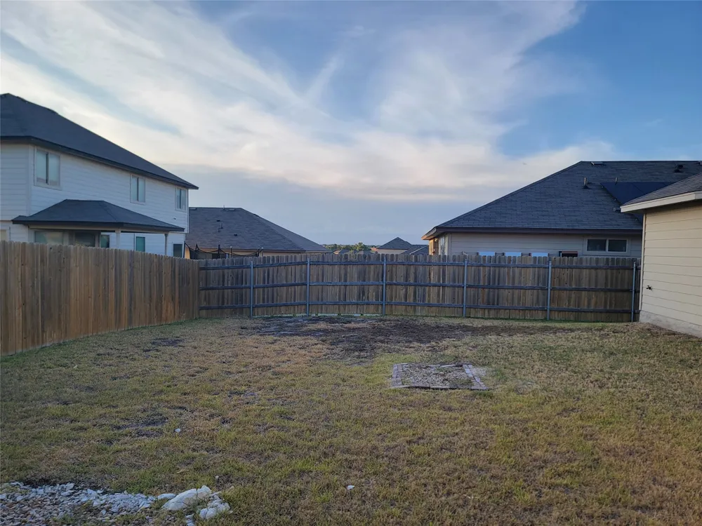 109 Akston Court Jarrell, TX 76537