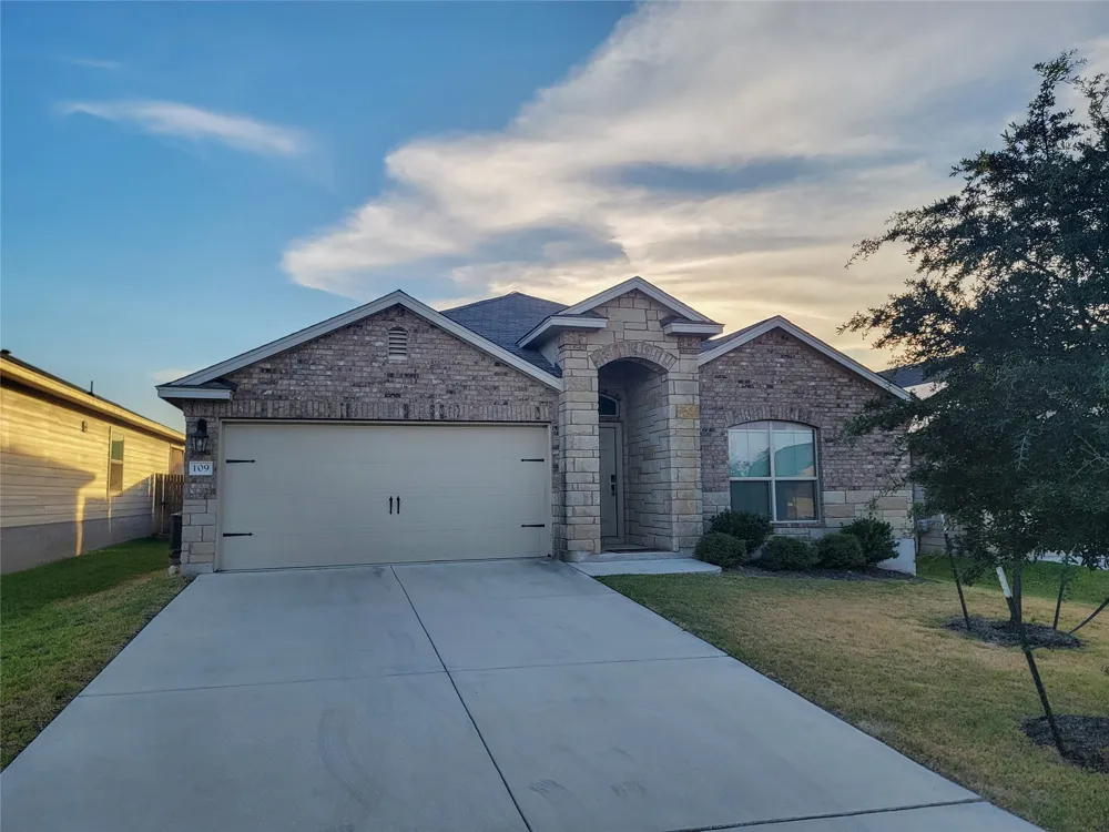 109 Akston Court Jarrell, TX 76537