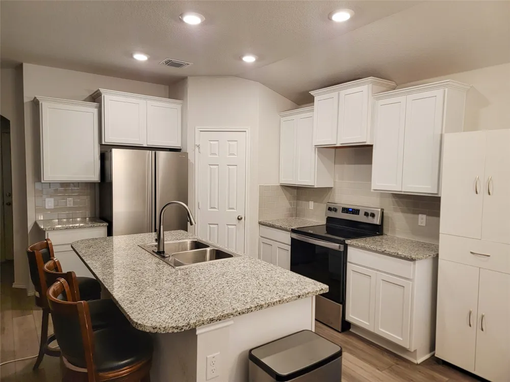 109 Akston Court Jarrell, TX 76537
