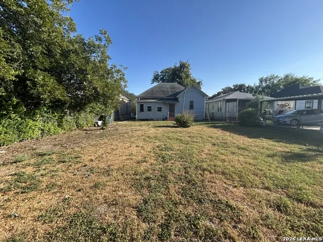2419 W HOUSTON ST San Antonio, TX 78207