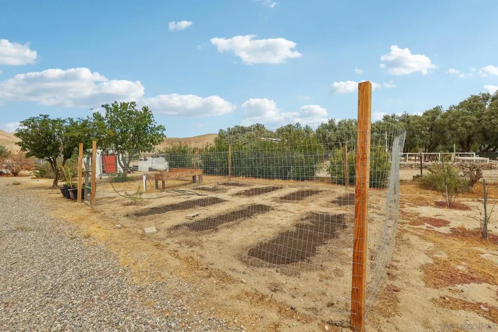 834 Wells Fargo Trl Julian, CA 92036