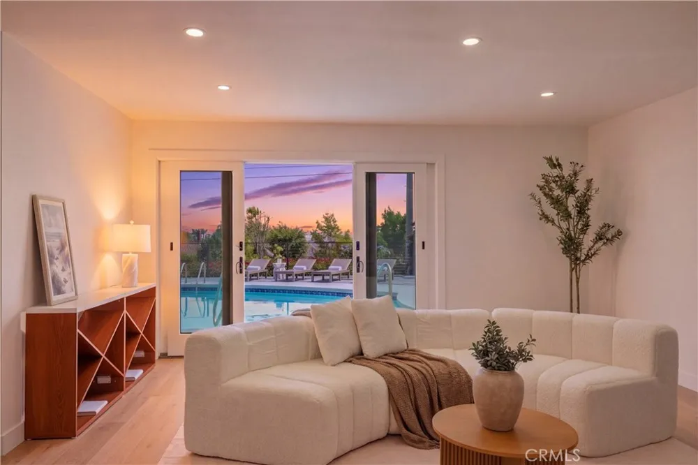 5726 Sunmist Drive Rancho Palos Verdes, CA 90275