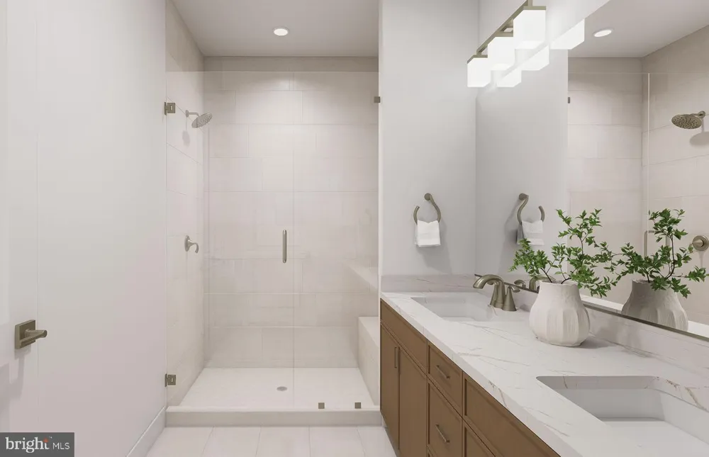 9475 SPRAGUE AVENUE #5 Fairfax, VA 22031