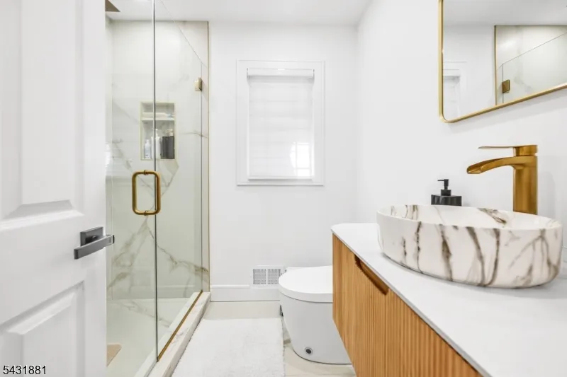 207 Degray St North Haledon, NJ 07508
