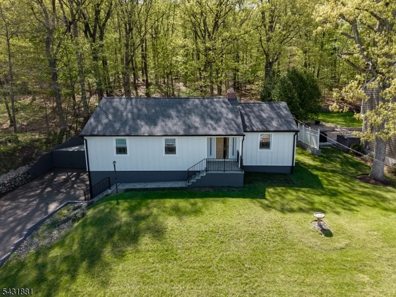 207 Degray St North Haledon, NJ 07508