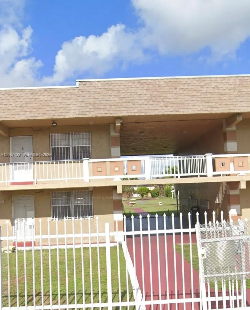 301 NW 177th St #227 Miami Gardens, FL 33169