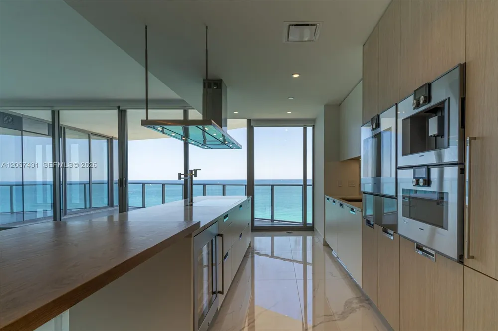 15701 Collins Ave #702 Sunny Isles Beach, FL 33160