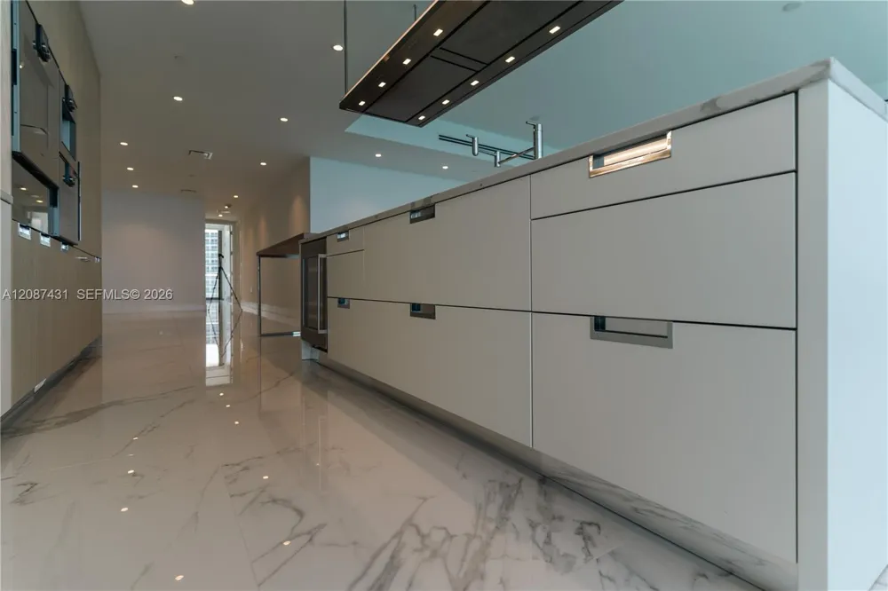 15701 Collins Ave #702 Sunny Isles Beach, FL 33160