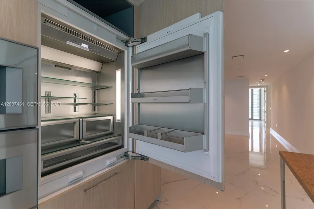 15701 Collins Ave #702 Sunny Isles Beach, FL 33160