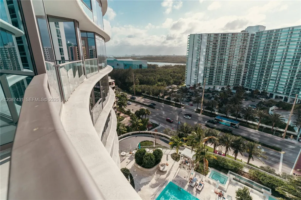 15701 Collins Ave #702 Sunny Isles Beach, FL 33160