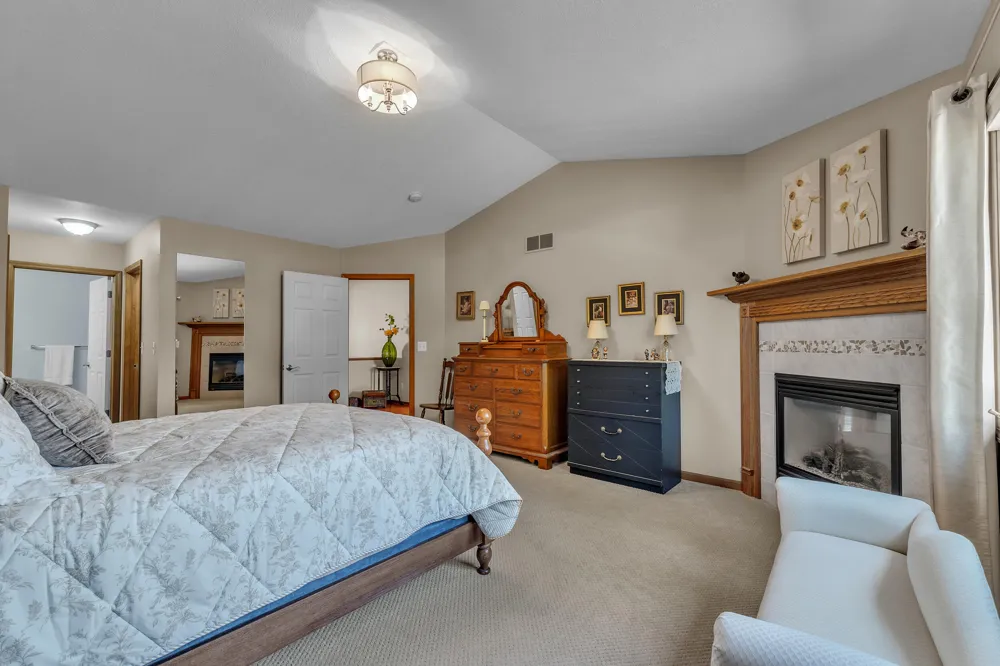 463 Cottonwood Lane Saline, MI 48176