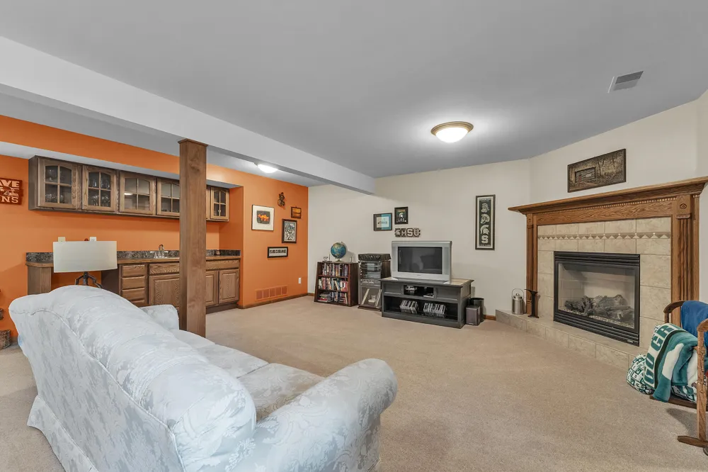 463 Cottonwood Lane Saline, MI 48176