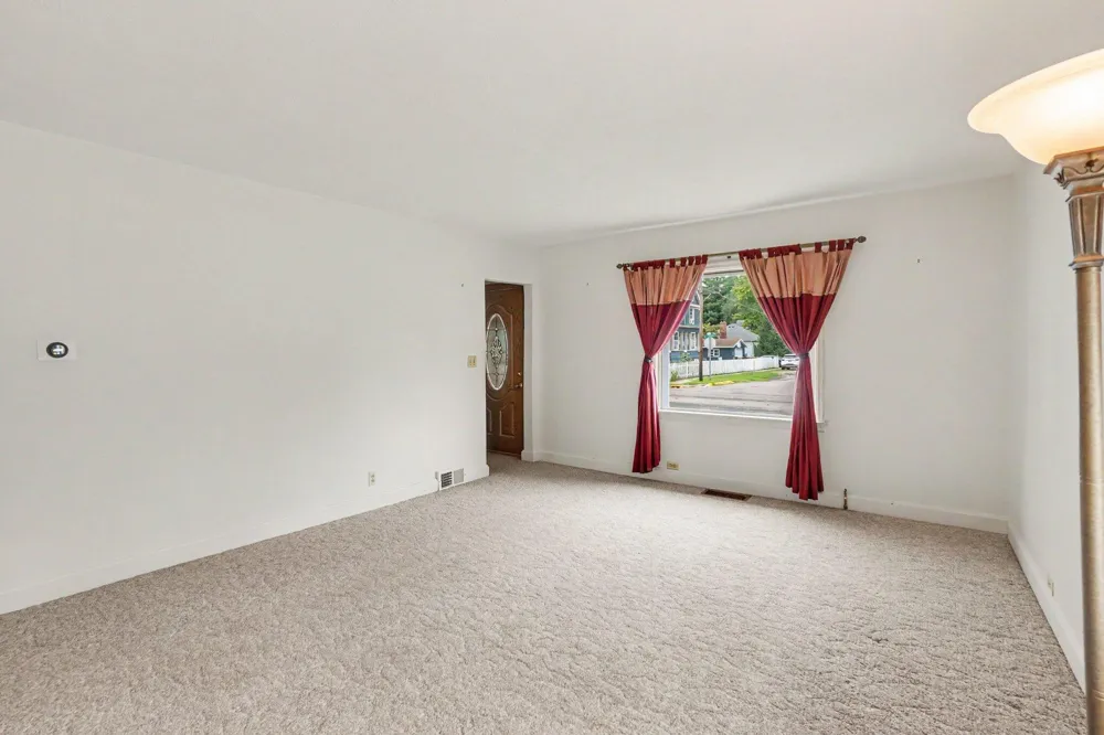401 S Center Street Hartford, MI 49057