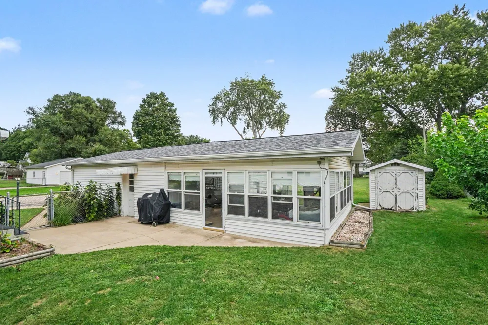 401 S Center Street Hartford, MI 49057