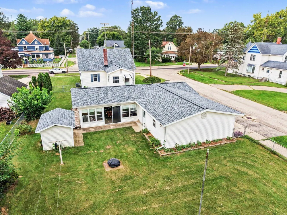 401 S Center Street Hartford, MI 49057