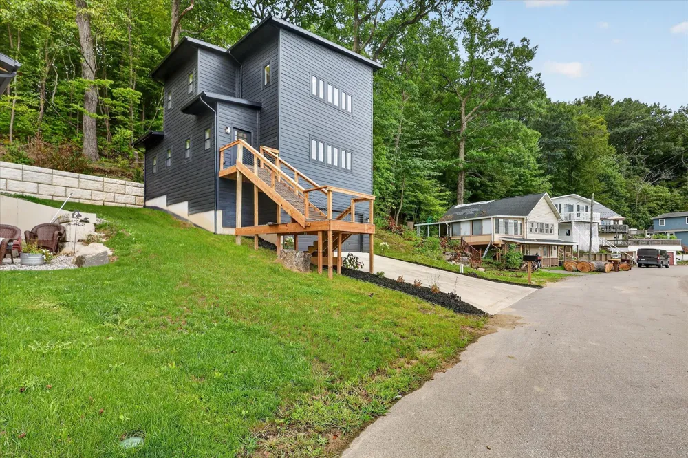 7110 Larned Drive NE Belding, MI 48809