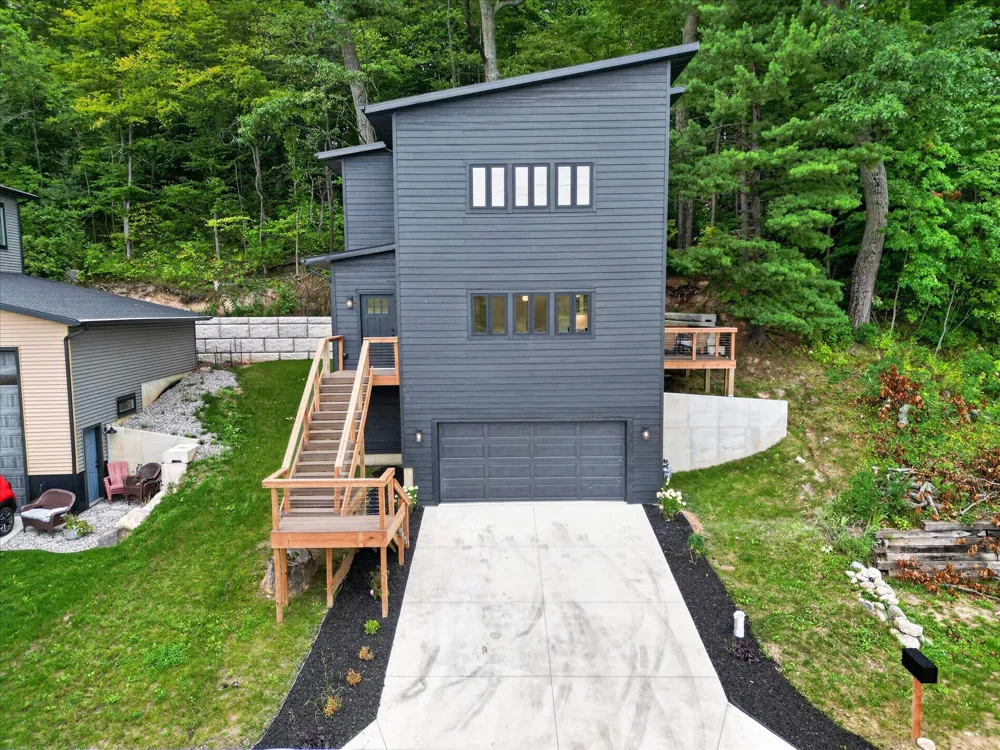 7110 Larned Drive NE Belding, MI 48809