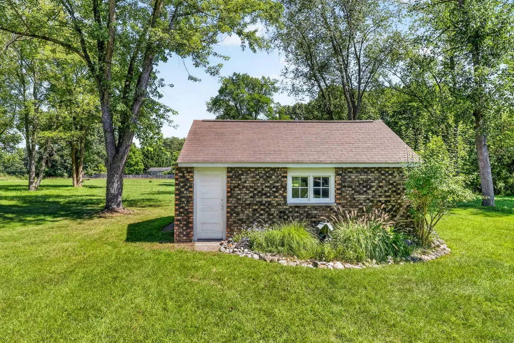 50295 St Joseph Street Paw Paw, MI 49079