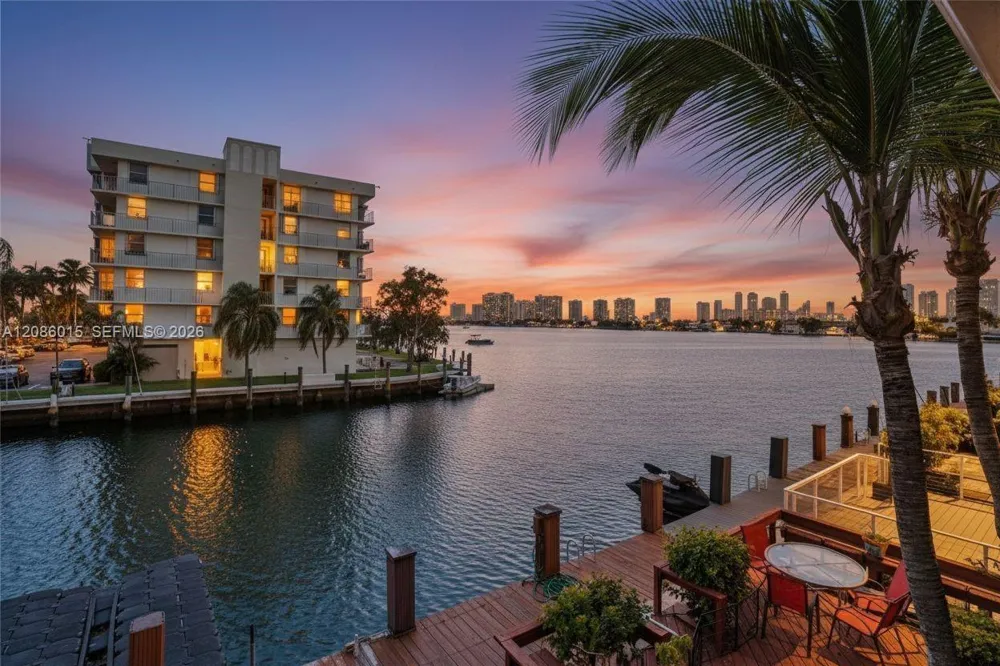 2689 NE 165th St #56 North Miami Beach, FL 33160