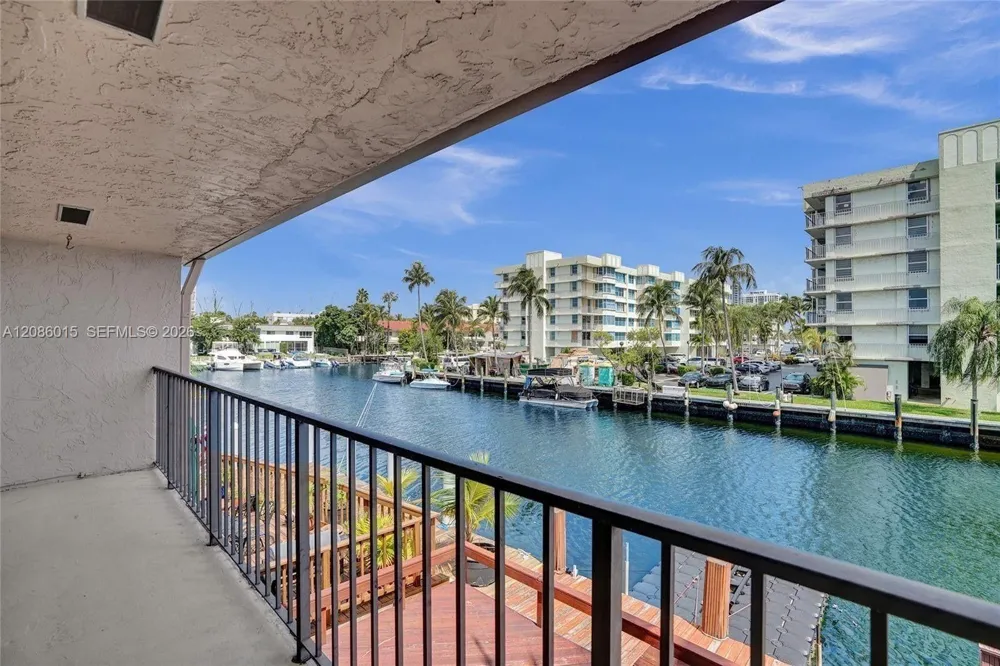 2689 NE 165th St #56 North Miami Beach, FL 33160