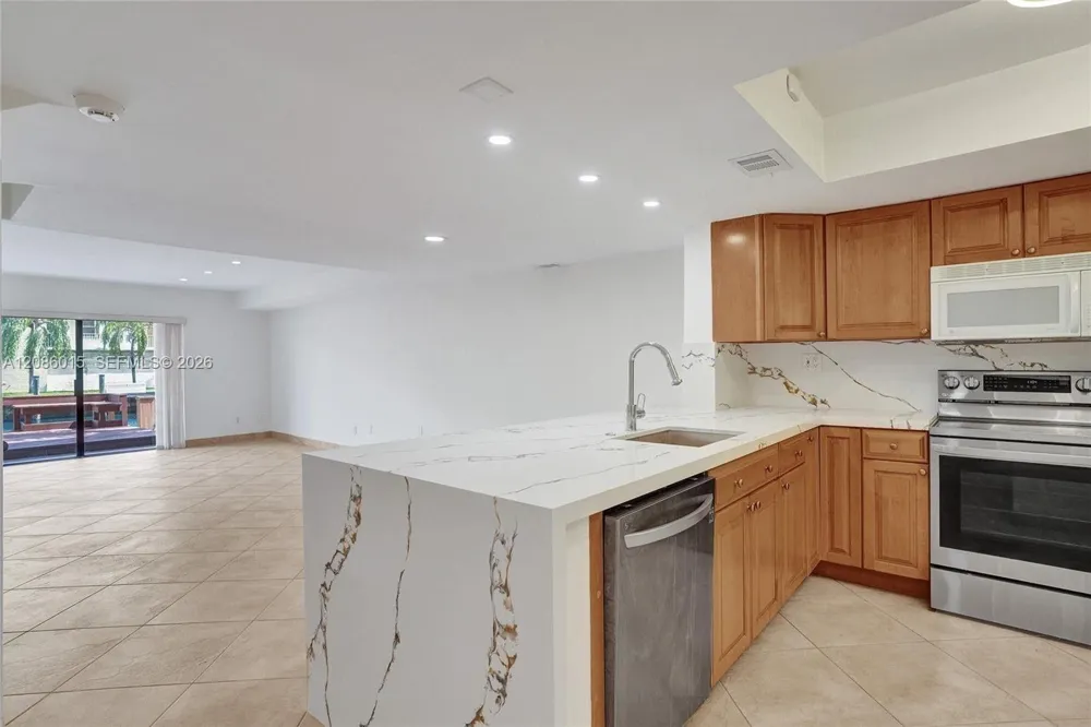 2689 NE 165th St #56 North Miami Beach, FL 33160