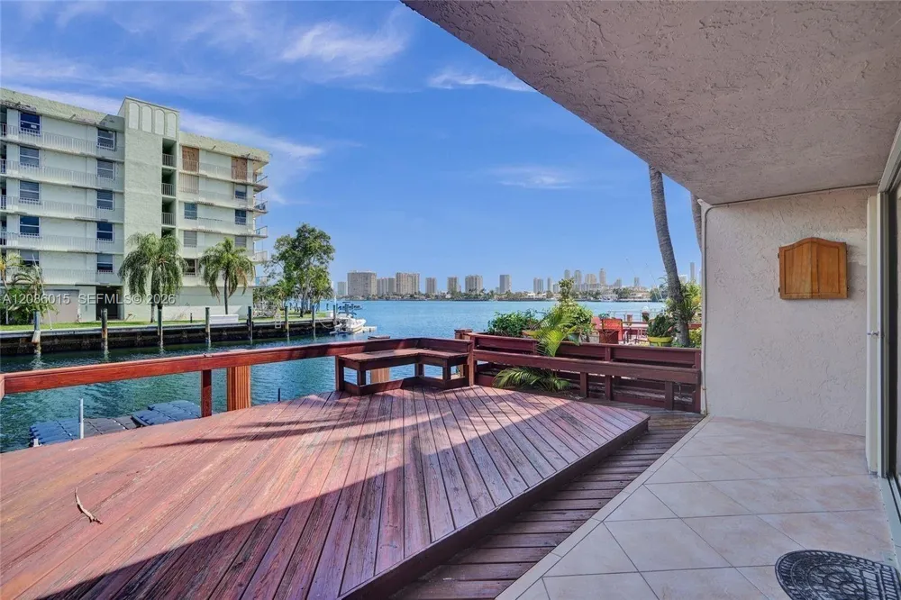 2689 NE 165th St #56 North Miami Beach, FL 33160