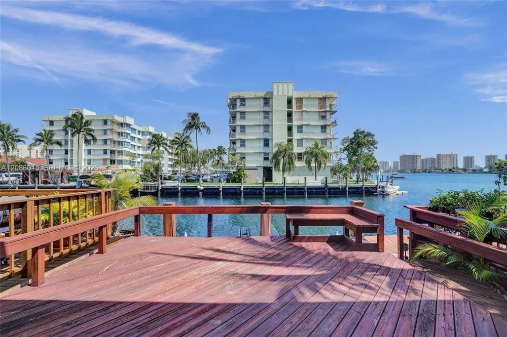 2689 NE 165th St #56 North Miami Beach, FL 33160
