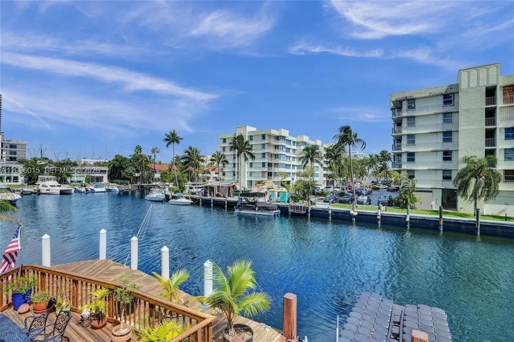 2689 NE 165th St #56 North Miami Beach, FL 33160