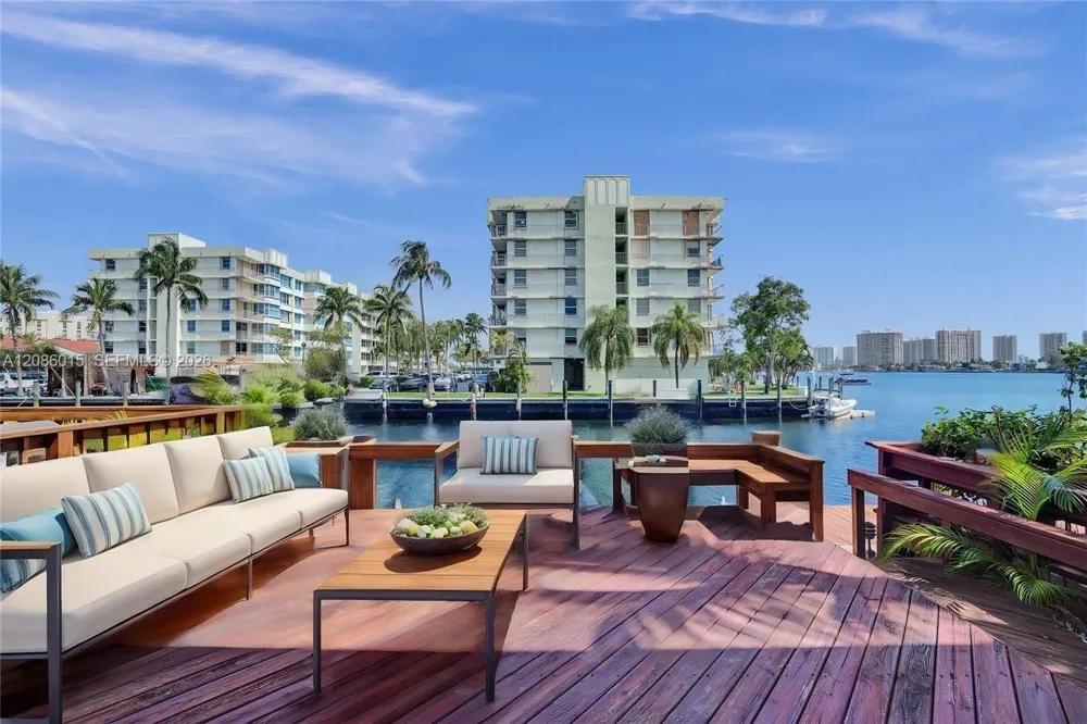 2689 NE 165th St #56 North Miami Beach, FL 33160