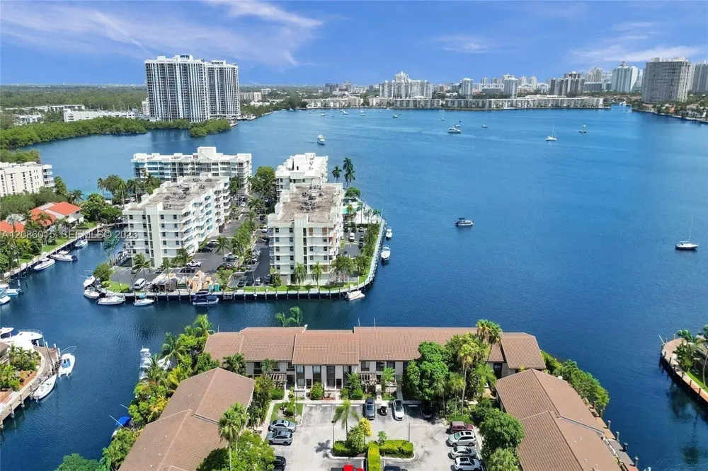 2689 NE 165th St #56 North Miami Beach, FL 33160