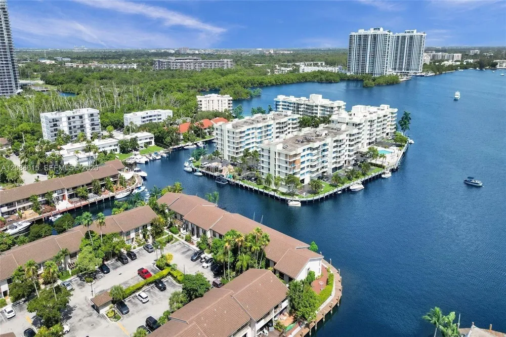 2689 NE 165th St #56 North Miami Beach, FL 33160
