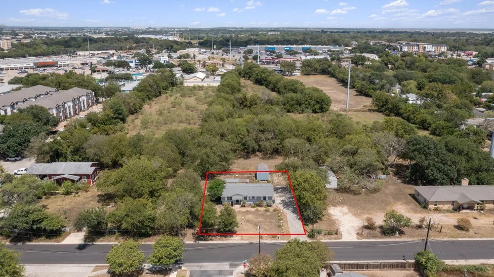 1003 Bugg Lane San Marcos, TX 78666