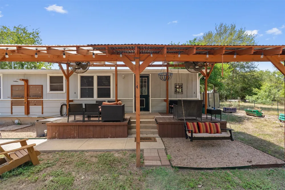 1003 Bugg Lane San Marcos, TX 78666