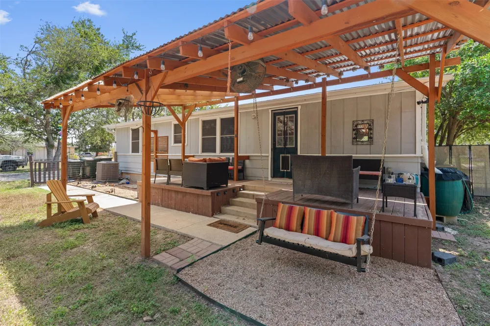 1003 Bugg Lane San Marcos, TX 78666
