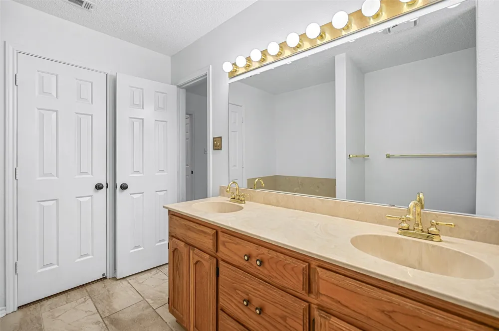 2114 Lattimore Street Denton, TX 76209