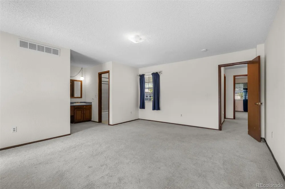2724 S Xanadu Way Aurora, CO 80014