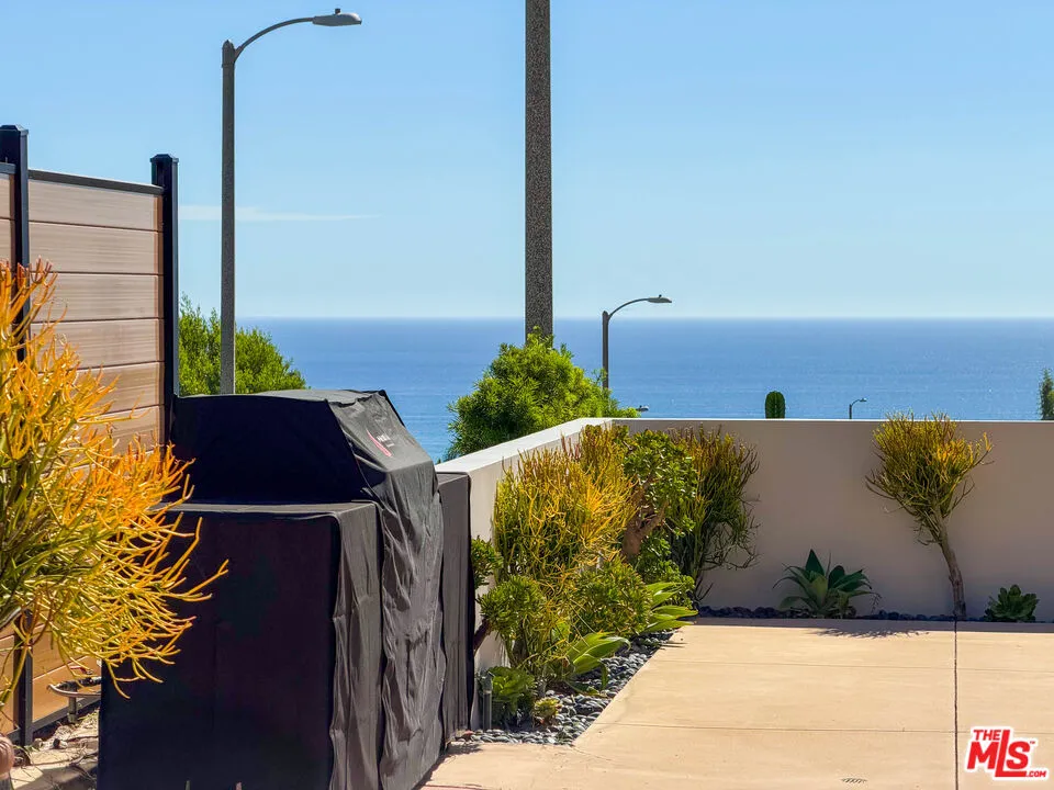 20345 Seaboard Road Malibu, CA 90265