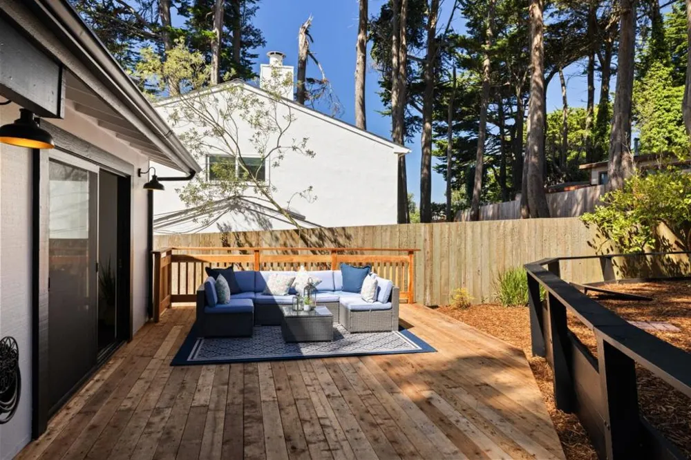 207 Beverly Place Pacifica, CA 94044