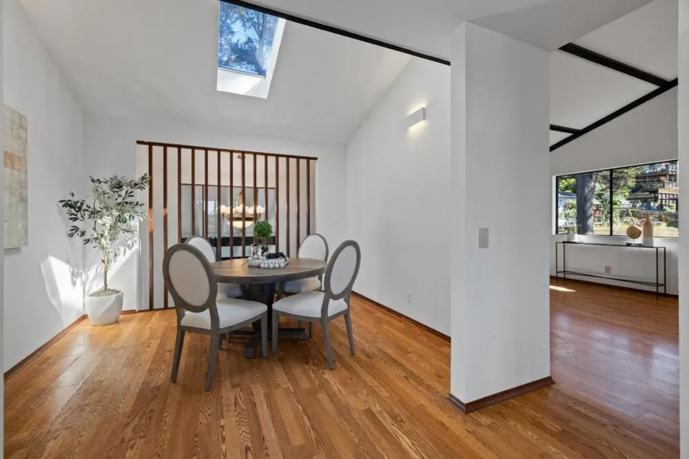 207 Beverly Place Pacifica, CA 94044
