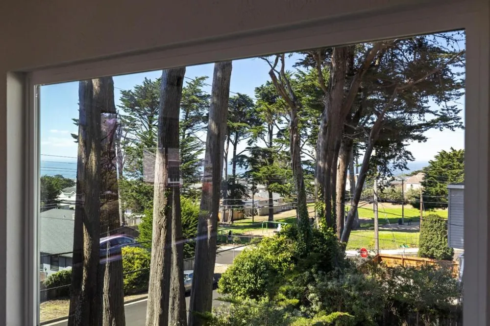 207 Beverly Place Pacifica, CA 94044