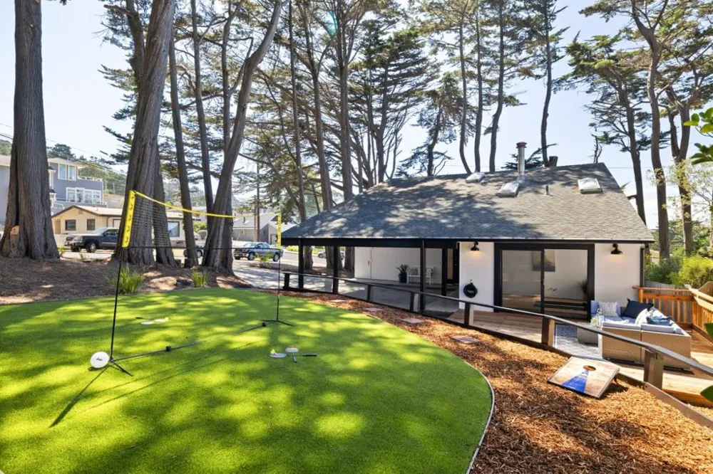 207 Beverly Place Pacifica, CA 94044