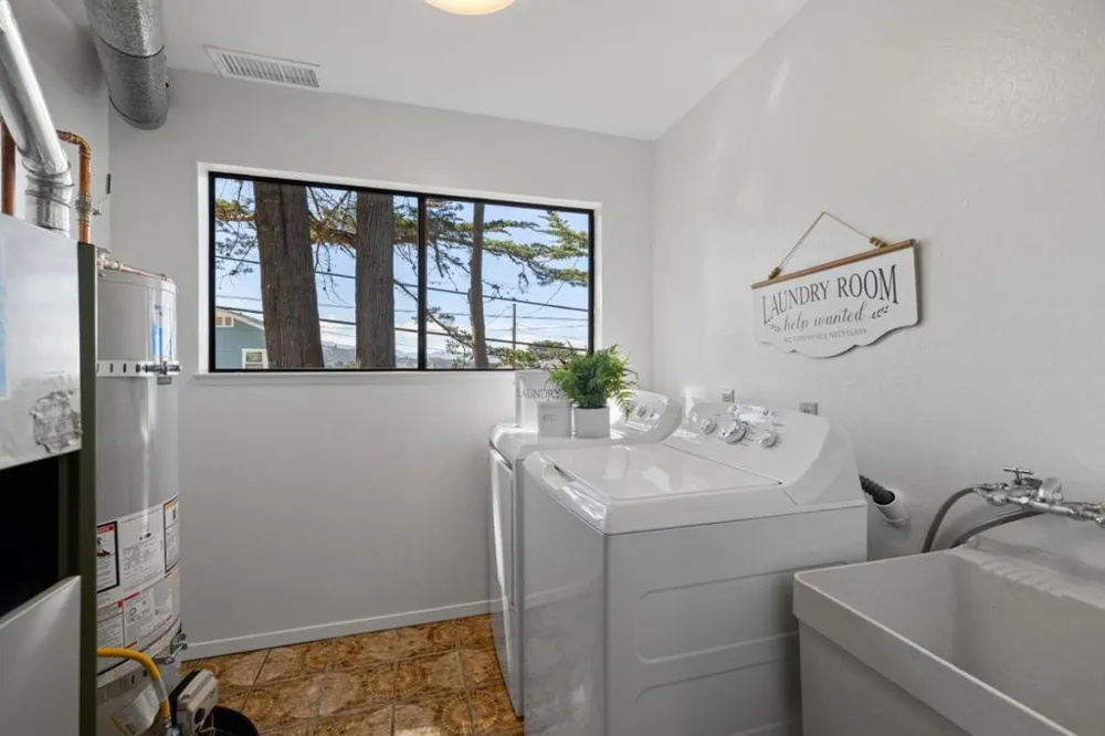 207 Beverly Place Pacifica, CA 94044