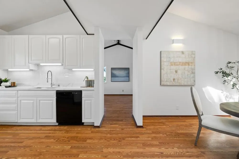 207 Beverly Place Pacifica, CA 94044