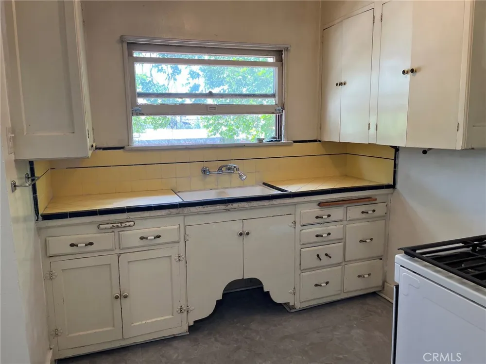 404 7th #F Colton, CA 92324