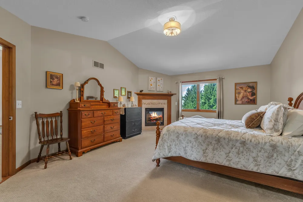 463 Cottonwood Lane Saline City, MI 48176