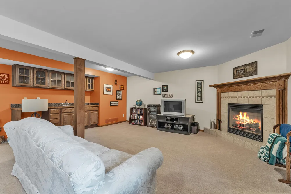 463 Cottonwood Lane Saline City, MI 48176