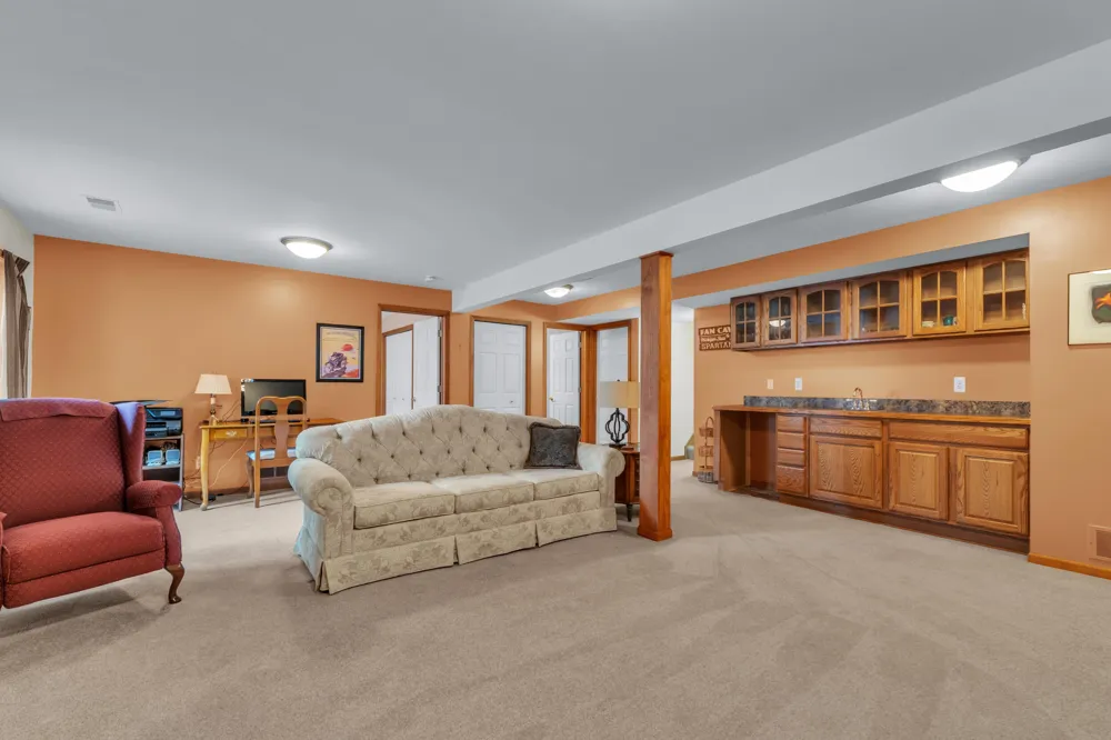 463 Cottonwood Lane Saline City, MI 48176
