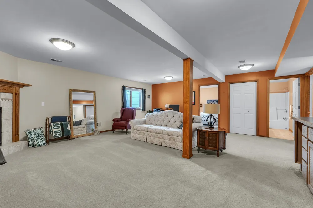 463 Cottonwood Lane Saline City, MI 48176