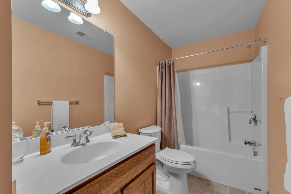463 Cottonwood Lane Saline City, MI 48176