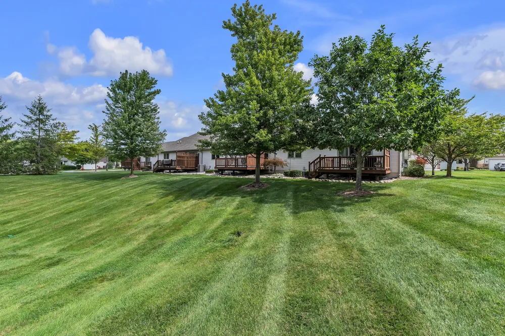 463 Cottonwood Lane Saline City, MI 48176